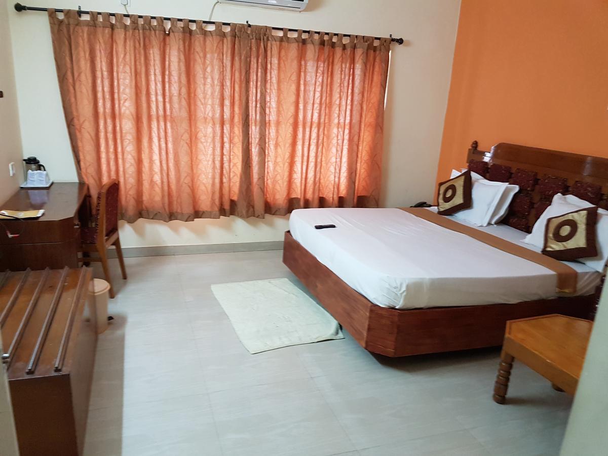Hotel The Samrat Thiruvananthapuram Bagian luar foto